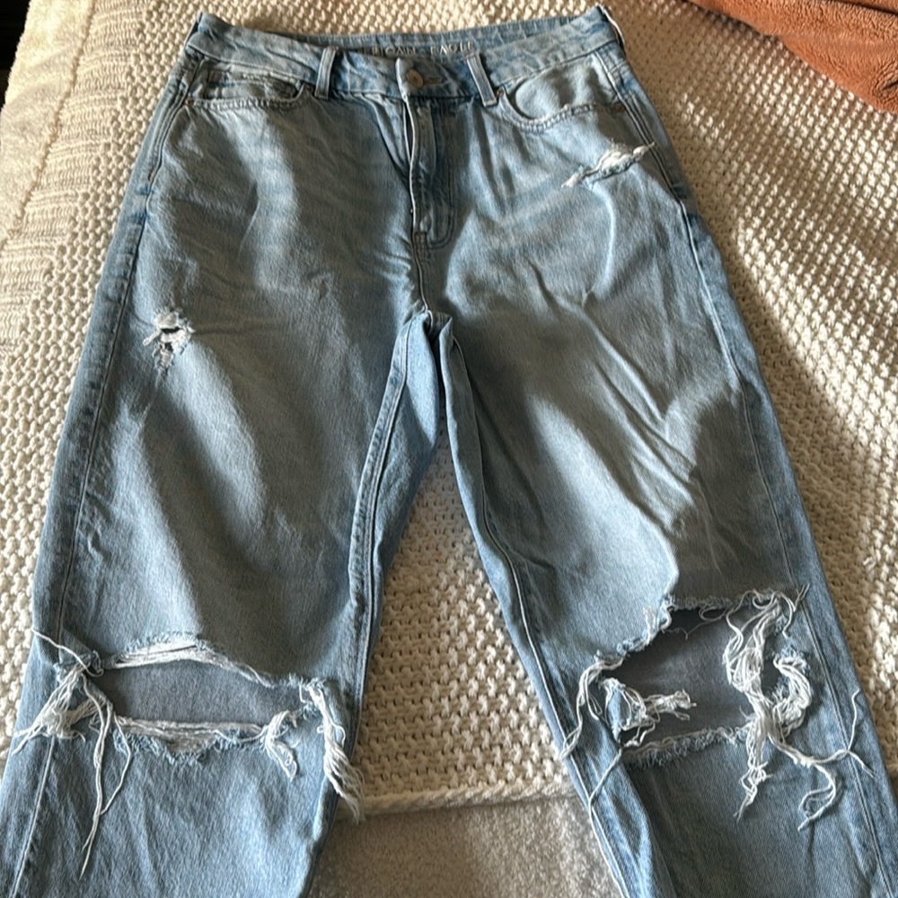 American Eagle Mom jeans Regular length